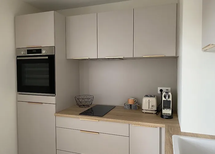 Le Regis * لاغيول